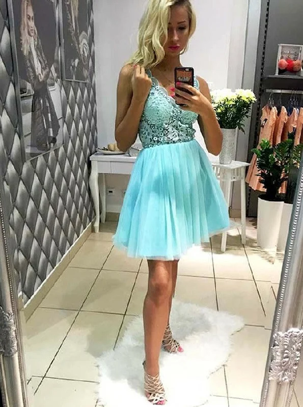 Mint Green A-Line V-Neck Tulle Short Prom Dress With Lace Tulle Dress Puff