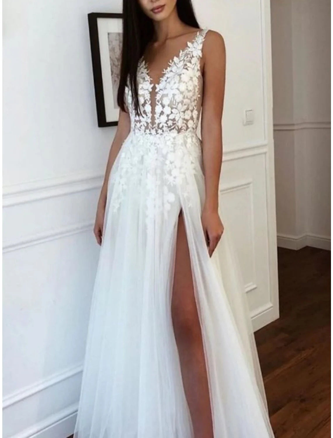 Beach Formal Wedding Dresses A-Line V Neck Sleeveless Floor Length Lace Bridal Gowns With Pleats Split Front Sleeveless Bridal Gown