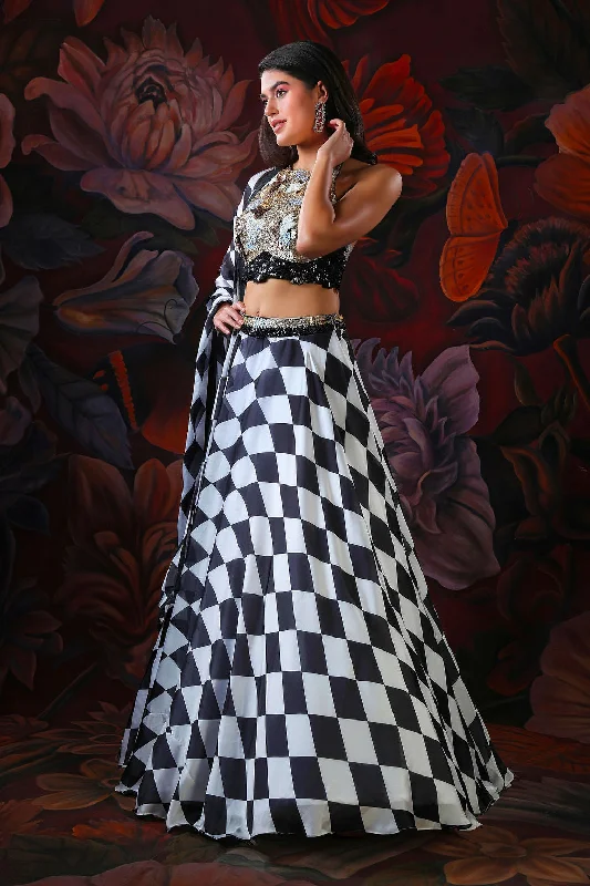 Black and White Lehenga with Embroidery Top Low-rise unclassified skirts